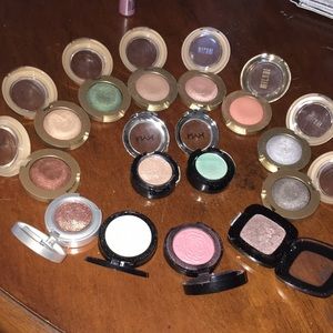 Variety of Single Eyeshadows